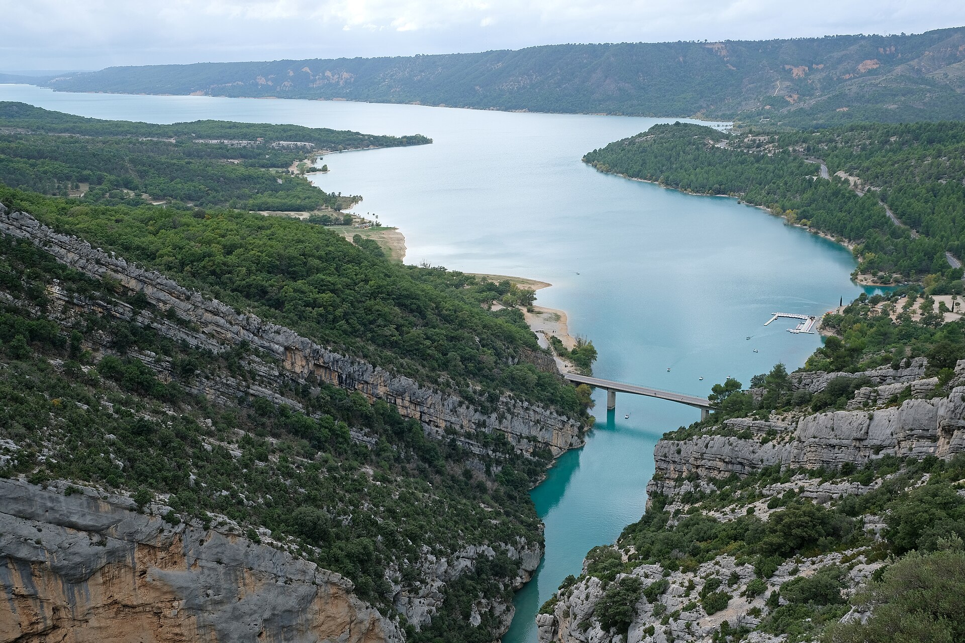 Le grand large turquoise du lac de Sainte-Croix